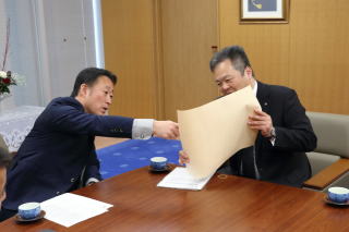 ⍑sPTAA@Ȋwb\s񍐂̎ʐ^